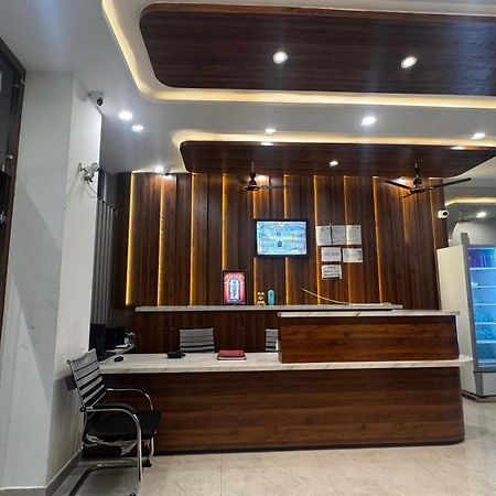 Hotel Prakasham Удджайн Экстерьер фото