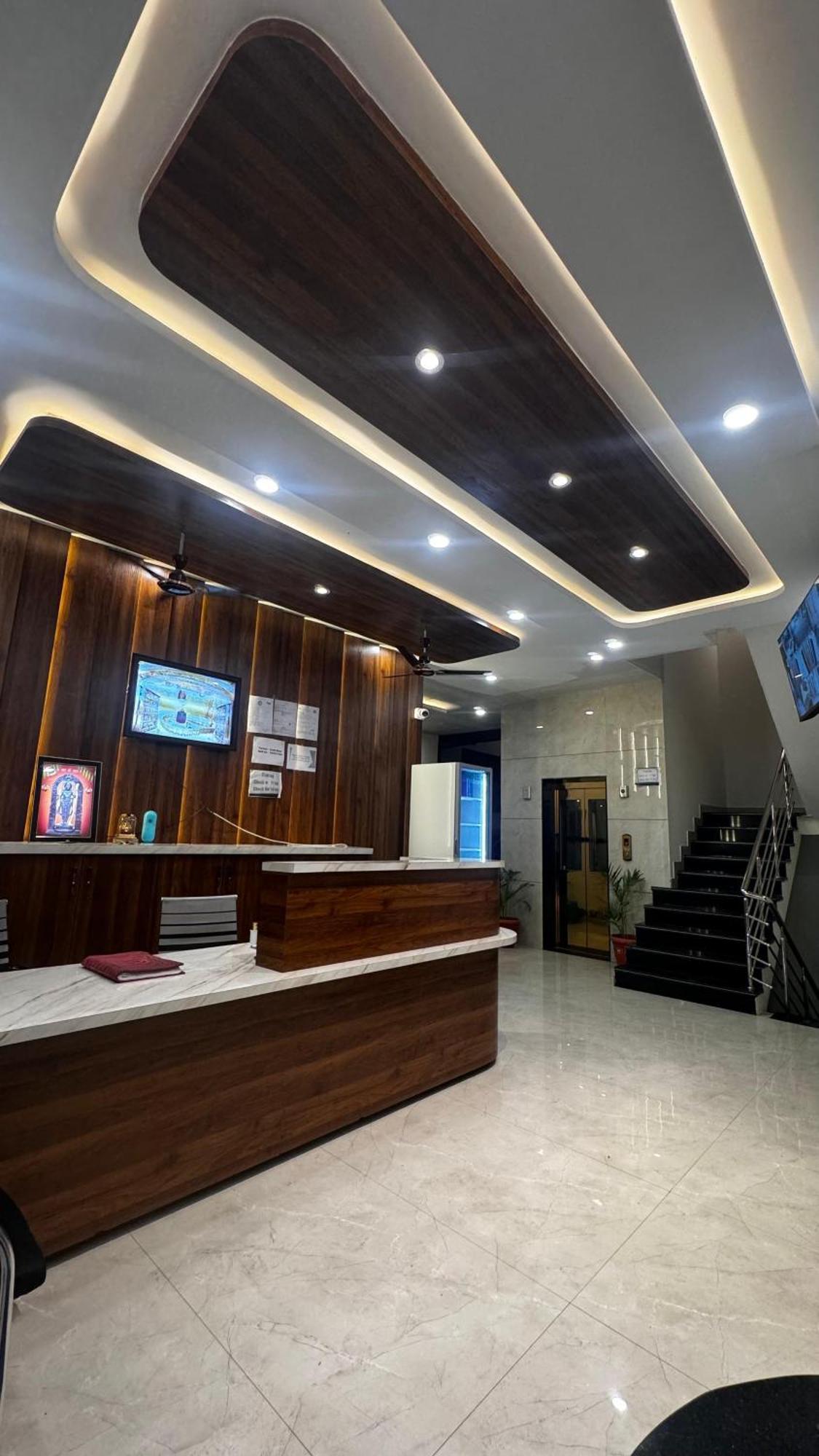 Hotel Prakasham Удджайн Экстерьер фото